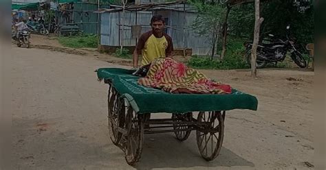 Nalanda The Husband Reached Hospital With Pregnant Woman On Handcart