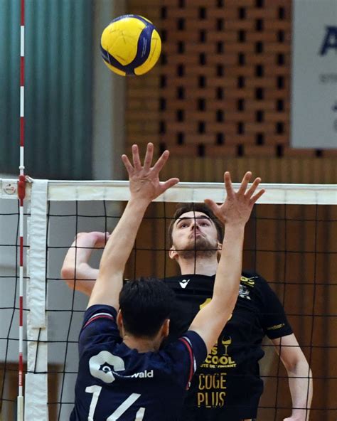 Volley Ball Nationale Masculine Le Vbc Strasbourg Teint La