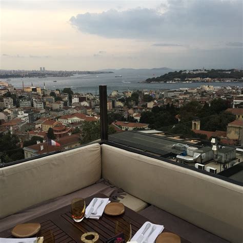 Divan Brasserie Beyo Lu Rezervasyon Stanbul Mekan Rehberi