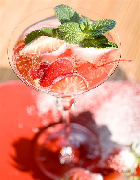 Cocktail Punch à La Fraise Et Rhum Pour 1 Personne Recettes Elle à Table