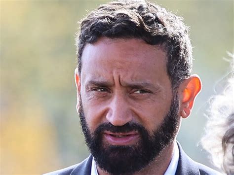 Cyril Hanouna Tacl Par Sa M Re En Plein Direct Lanimateur En Prend