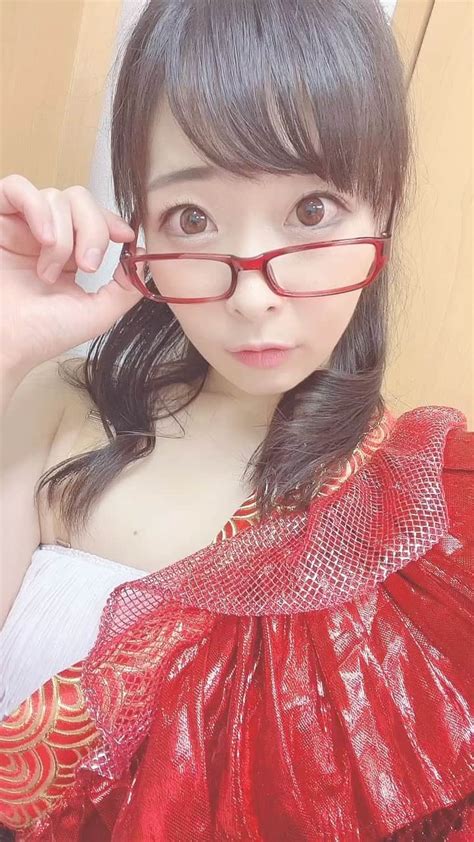 原美織さんのインスタグラム動画 原美織instagram 「めがねっこはすき？🥺 ️」4月23日 1時16分 Miori Hara913