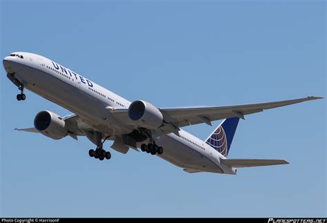 N2142U United Airlines Boeing 777 322ER Photo By HarrisonF ID 784843