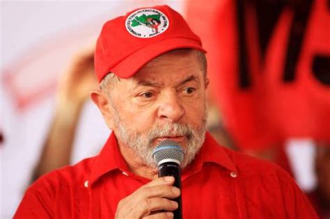 Movimentos Sem Terra Invadem Fazenda Em Defesa De Lula Presidente