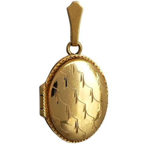 Beryl Lane Vintage Itlalian Ct Yellow Gold Oval Locket Pendant