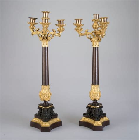 Par De Candelabros Franceses Em Bronze Patinado E Gilded A Ouro Do Sec