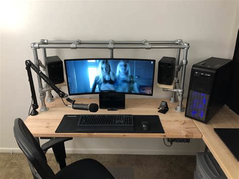 DIY to the Max: Custom Desk and Monitor/Speaker Stand #gamingdesk DIY ...