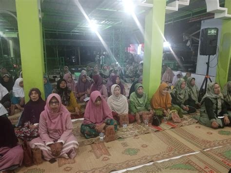 Tahlil Akbar Muslimat NU Ranting Mangunsuman Kelompok 1 Di Masjid Aly