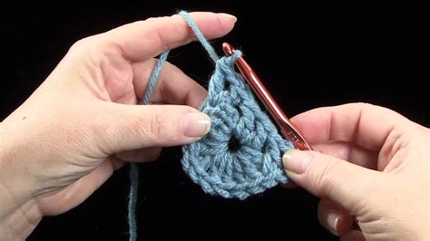 How To Crochet The Crocodile Stitch An Annies Crochet Tutorial Youtube