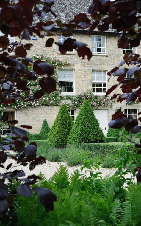 Lunch & Latte: Garden design: a mill house garden in Oxfordshire