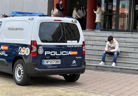 Valladolid Muere De Forma Repentina Un Joven De A Os En Filosof A Y