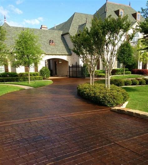 Brick Driveway: Cost, Installation, Pros and Cons, Ideas & Designs (2023)