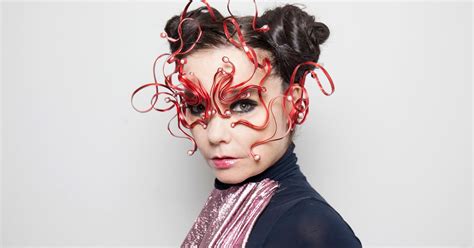 Björk Will Make Fun Of You If You Ask For Her Autograph Huffpost