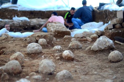 Photos: Evidence of Ancient Roman Battle Found in Jerusalem | Live Science