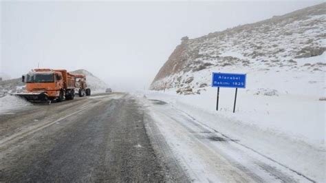 Antalya Konya karayolu kar nedeniyle kapandı Resim 1