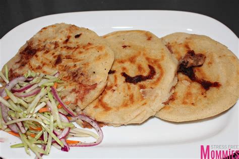 How to make Salvadorian Pupusas | Salvadorian food, Recipes, Popusas recipe