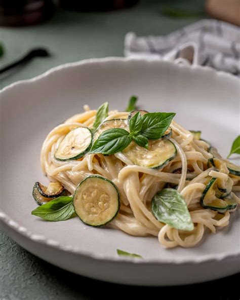 Spaghetti Alla Nerano Cheesy Fried Zucchini Pasta Cooking With Wine