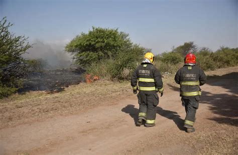 Combaten Un Incendio En El Sur De C Rdoba Y Rige Una Alerta Por Riesgo