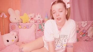 A A Su Padrastro Por Espiarla En La Ducha XVIDEOS