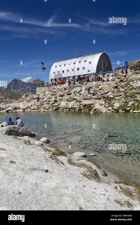 Mountain Hut Rifugio Vittorio Emanuele II Gran Paradiso Nationalpark