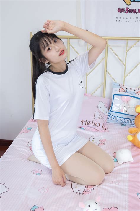 FetishMedia物恋传媒 NO 954 Xiao Min B Models Vibe