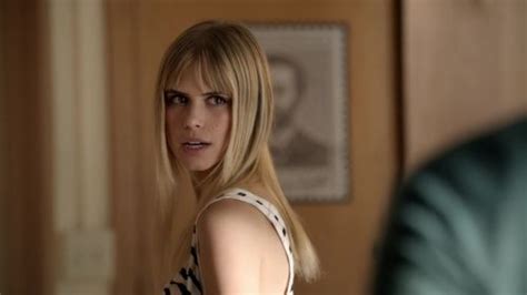 Brooke Maddox Scream And Carlson Young Image Young Scream Actors