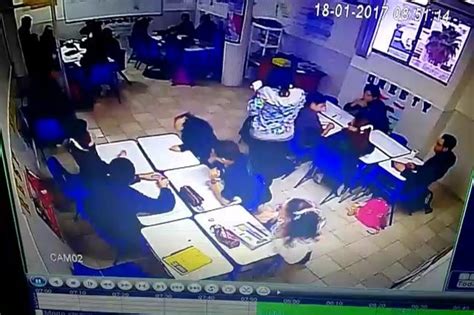 【動画】メキシコの中学生、授業中に銃を乱射し先生やクラスメートを半殺しに。3人が重傷、1人が死亡 ポッカキット