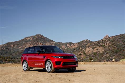 Range Rover doesn't compromise with plug-in hybrid - CNET