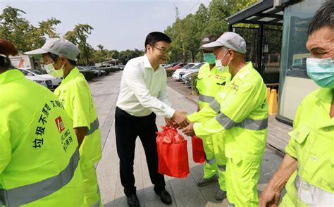 龙湾区领导开展高温慰问活动 将关怀送给坚守一线的劳动者 新闻中心 温州网