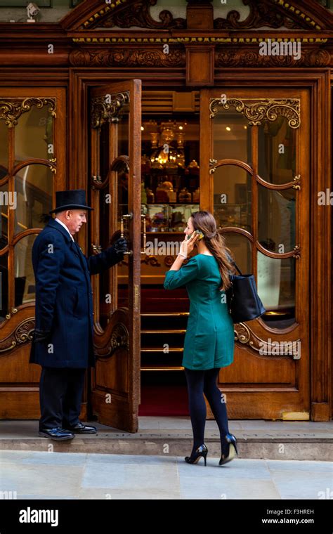 Doorman Uniform High Resolution Stock Photography And Images Alamy