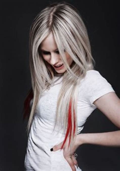 Breathtaking 45 Inspiring Hairstyles In The Style Of Avril Lavigne You