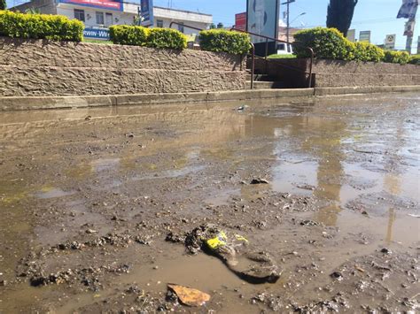 Stereo100Noticias on Twitter VECINOS LIMPIAN ÁREA INUNDADA