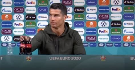 Locatelli Come Ronaldo Sposta Coca Cola In Conferenza Stampa Video