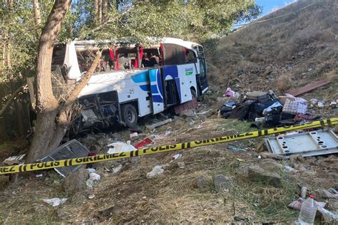 Autobuska nesreća u Turskoj Najmanje 12 osoba je poginulo N1