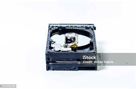 hard disk drive hdd  ukuran berbeda diisolasi  putih foto
