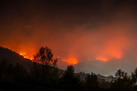 El Incendio Forestal En La Vall D Albaida Durante La Primera Noche