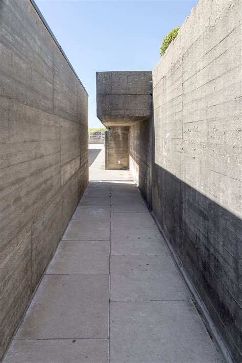 Le A Swimming Pool Alvaro Siza Tvib