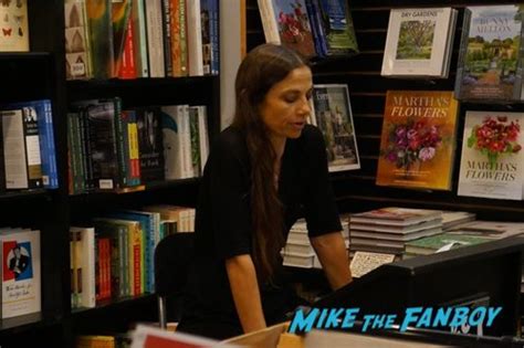 Justine Bateman book signing with fans 0002 | Mike The Fanboy