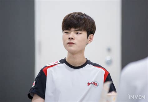 KT Deft: "In solo queue, there are 2 types of ADC players. One that ...