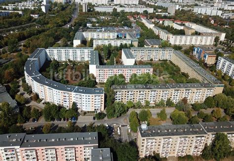 Luftaufnahme Halle Saale Plattenbau Hochhaus Wohnsiedlung Südpark