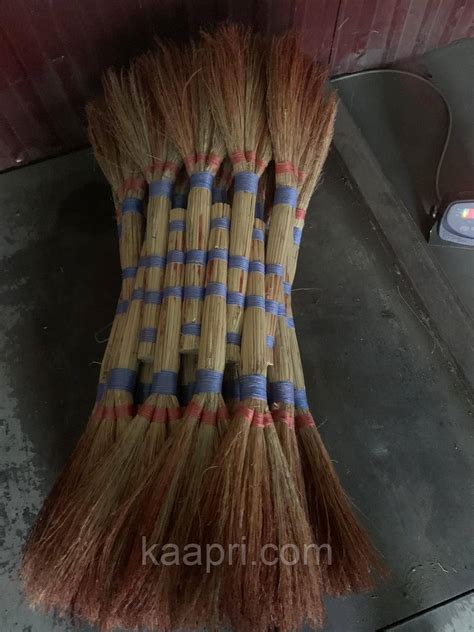 Веник сорго люкс: продажа, цена в Киеве. Веники, метлы, совки от ...