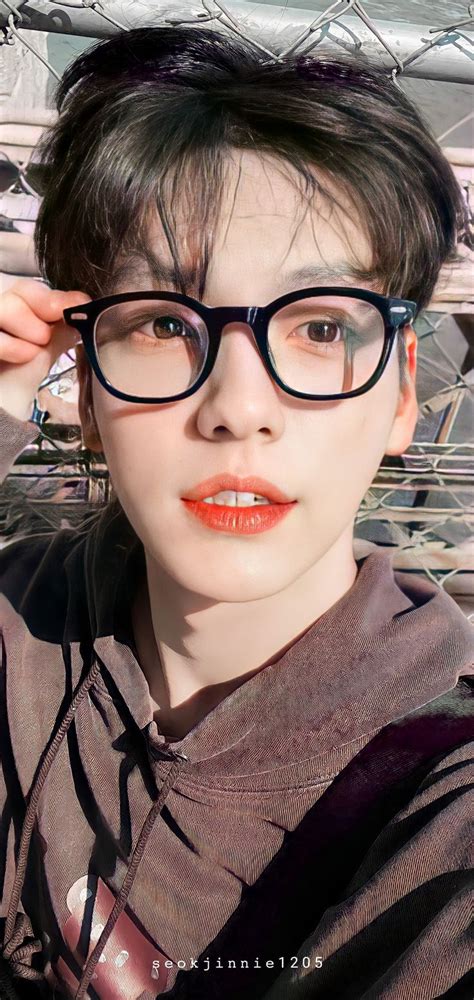 Soobin In Cat Eye Glass Square Glass Glasses