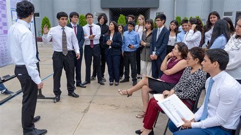 Alumnos De Medicina Humana Exhiben Proyectos Sobre Biolog A Celular