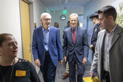 Governor Visits Uwm Health And Wellness Center In Focus On Mental