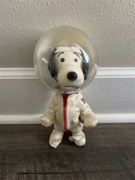 VINTAGE 1969 SNOOPY Astronaut in Space Suit - Peanuts Figure £47.59 ...