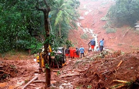 India At Least 10 Dead More Than 100 Feared Trapped In Landslide