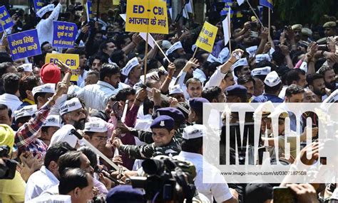 NEW DELHI INDIA OCTOBER 5 AAP Workers Protest Against The Arrest Of