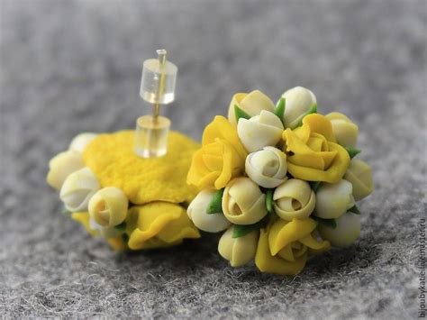 Серьги - гвоздики полимерная глина желтые цветы