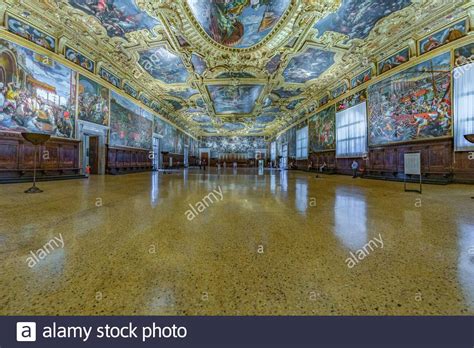 Palazzo ducale interior hi-res stock photography and images - Alamy