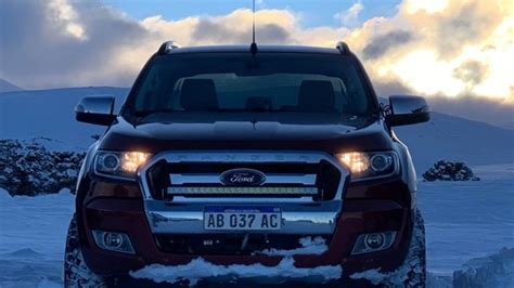 Fotos y videos así brillan las chatas Ford en una Patagonia blanca